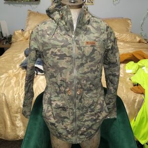 Columbia Women's Green Camouflage Utility Jacket